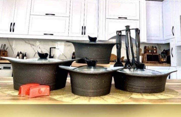 سرویس قابلمه چدن ۸ پارچه برند استار